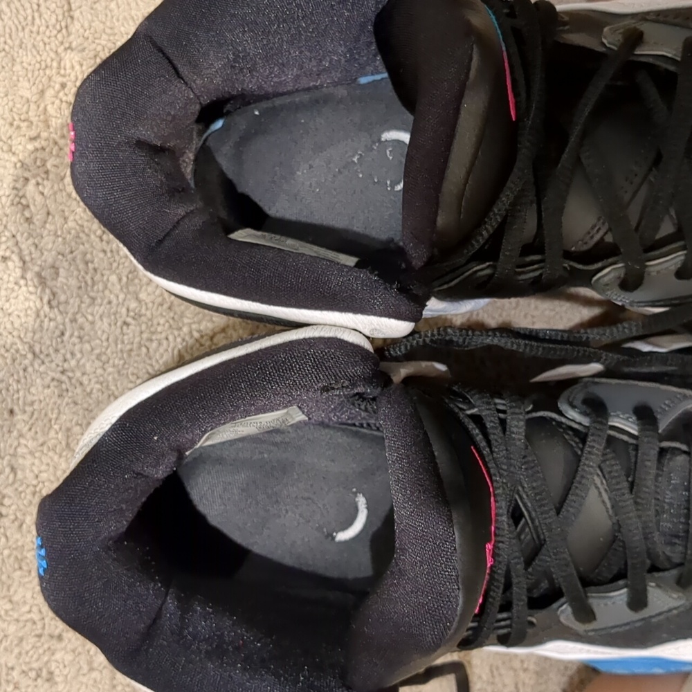 Nike Kyrie Infinity South Beach basketball mid - Picture 14 of 14